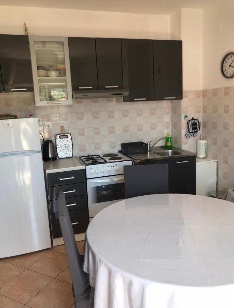 Apartments Mira 斯普利特卡 外观 照片